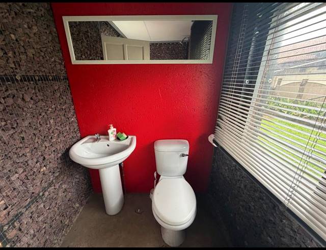 3 BEDROOM TOWNHOUSE FOR SALE IN AERORAND